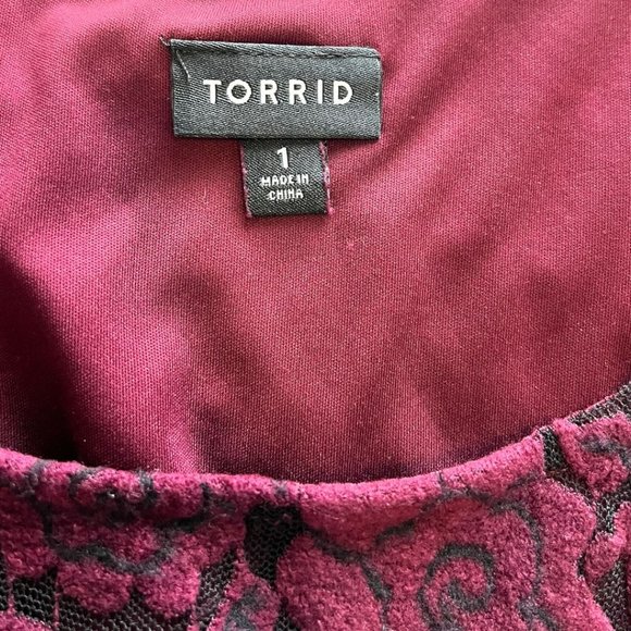 Torrid Lace Top Size 1 - Picture 2 of 7